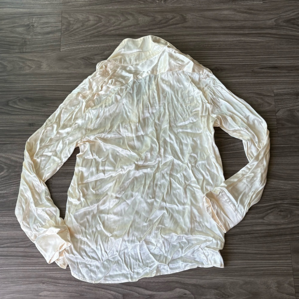 Vici's Dolls Kayla Satin Button Down Top in Cream Large - Picture 4 of 5